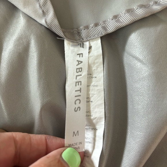 Fabletics Giana Weather Resistant Removable Hoodie Jacket Raincoat Women’s Gray - Picture 4 of 11